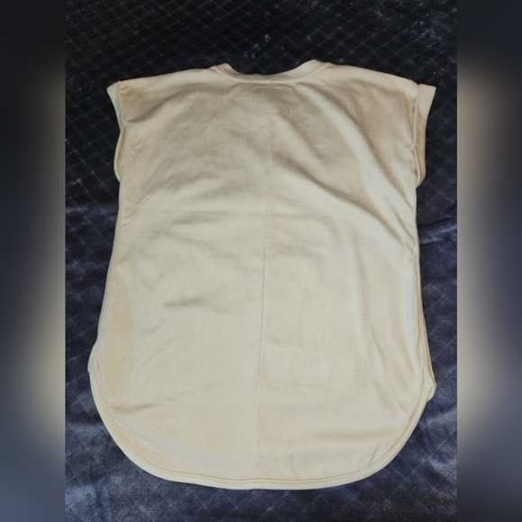 Light yellow blouse - Picture 5 of 10